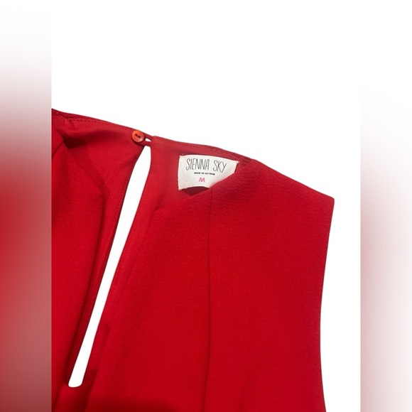 Sienna Sky Elegant Red sleeveless Jumpsuit Size M - Picture 4 of 4